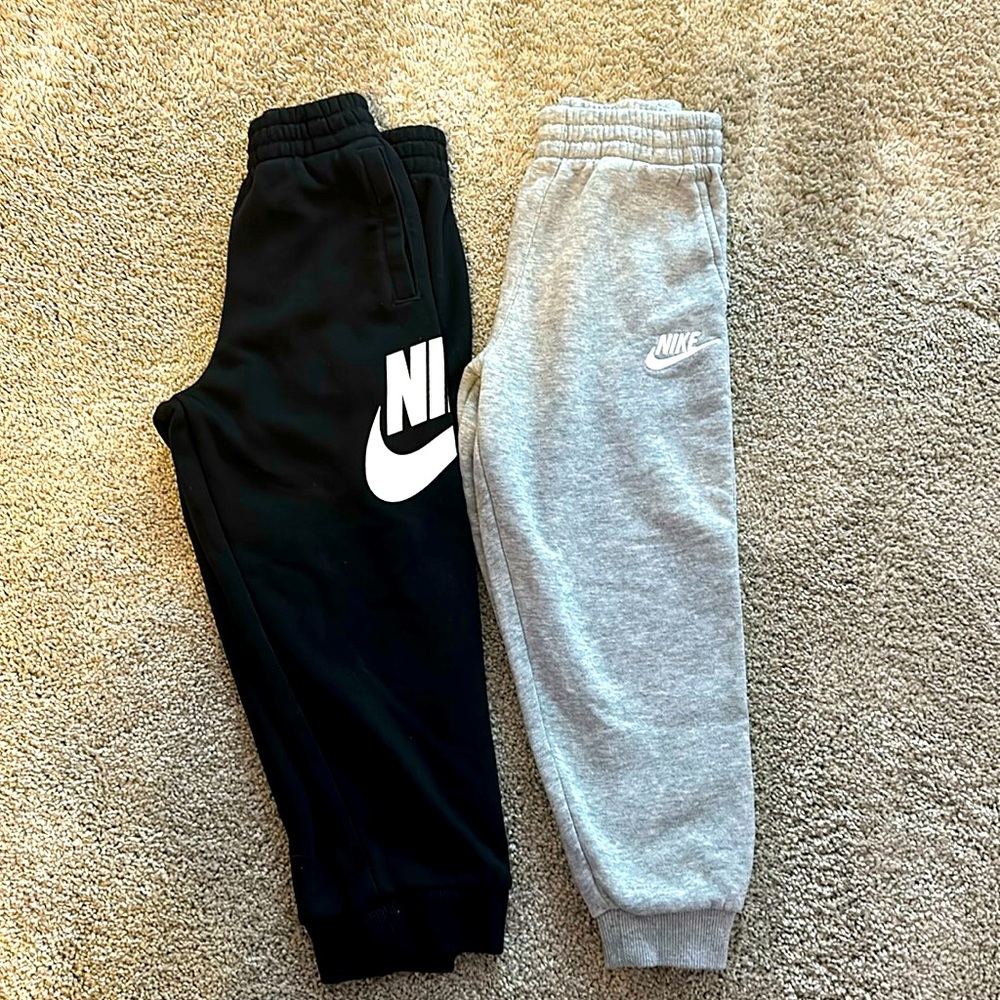 Boys Nike sweatpants joggers